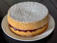 Victoria_Sponge_Cake.jpg